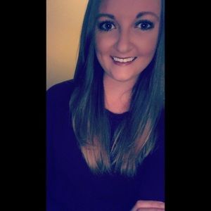 Meet your Posher, Alyson